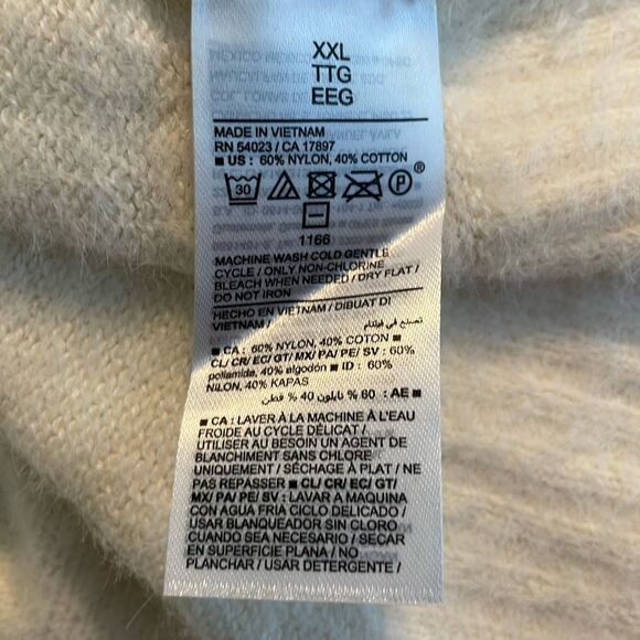 Old Navy Breton Stripe Eyelash Party Sweater White Black Fuzzy Knit Crewneck XXL - Picture 8 of 9